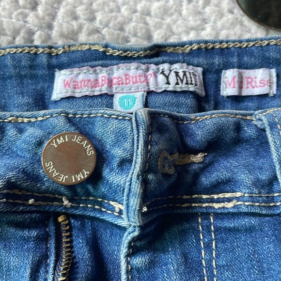 Junior’s YMI Jean Shorts - Picture 3 of 7